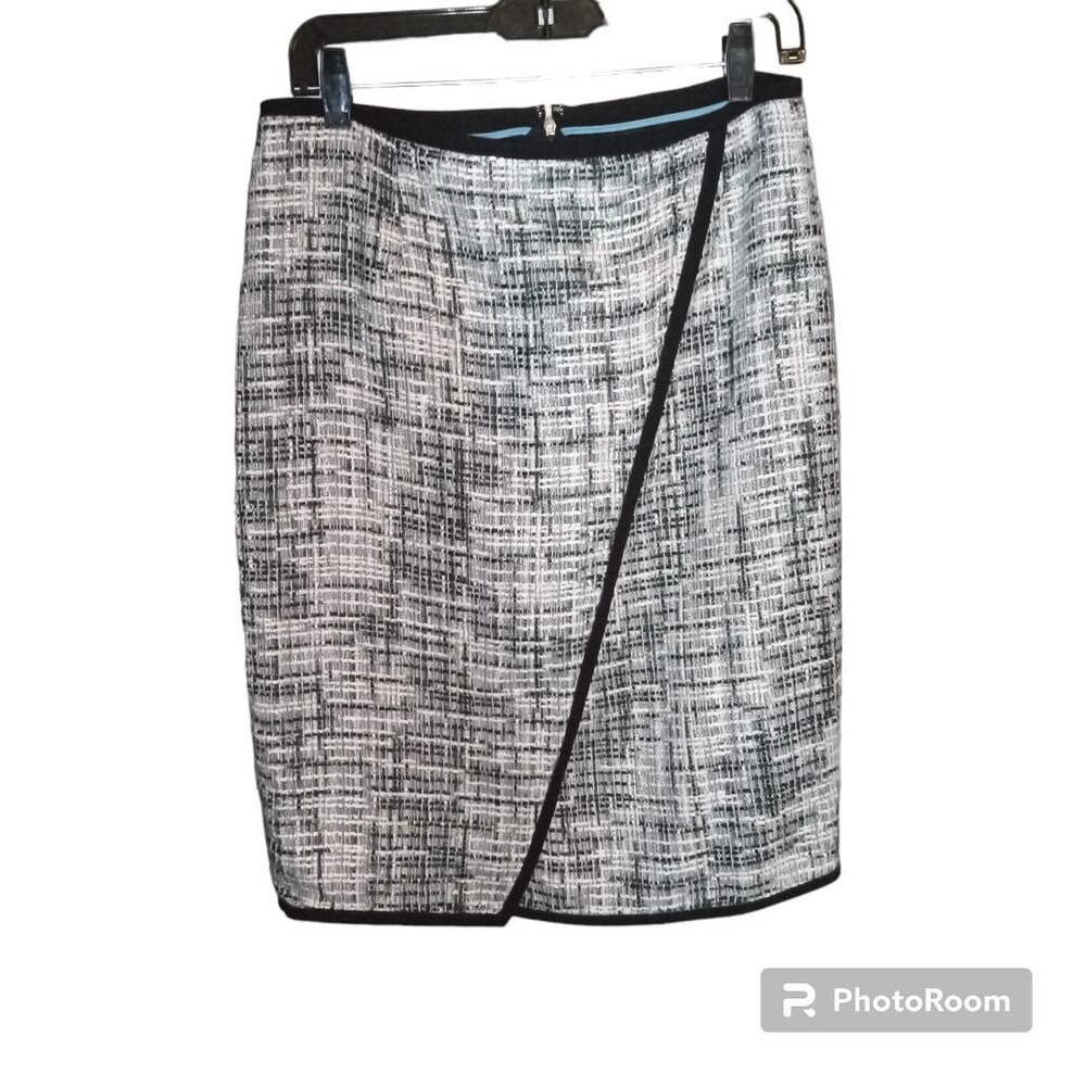 Calvin-klein Women's Black and White Skirt